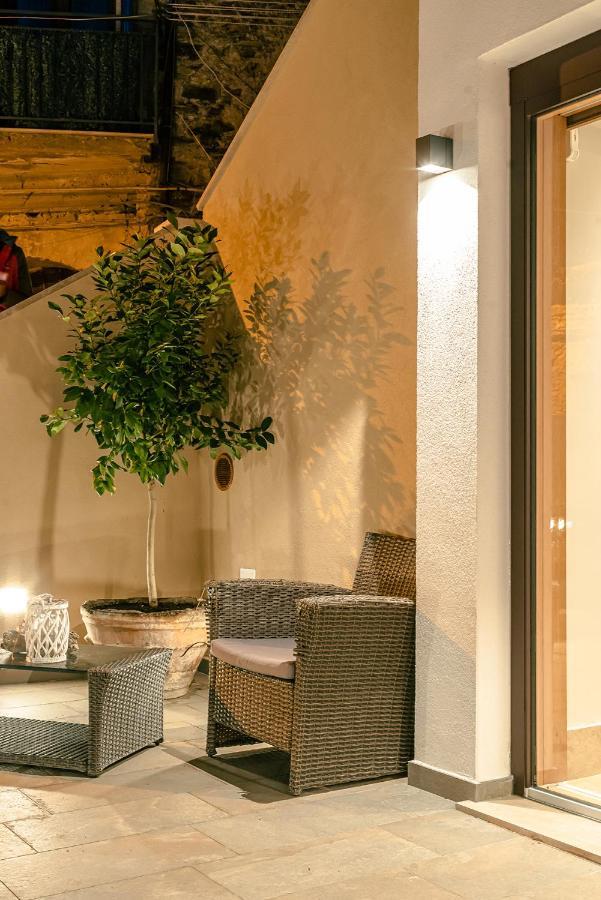 カステッラバーテ De Gulia Charme And Relax Bed & Breakfast エクステリア 写真
